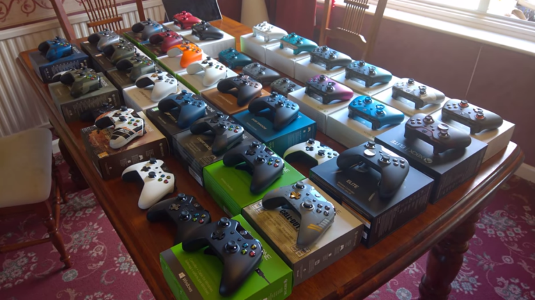 Deze YouTuber heeft een collectie van alle Xbox One controllers die tot nu toe zijn gemaakt