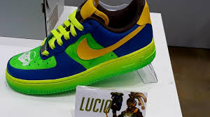 Fan laat eigen Overwatch sneakers maken