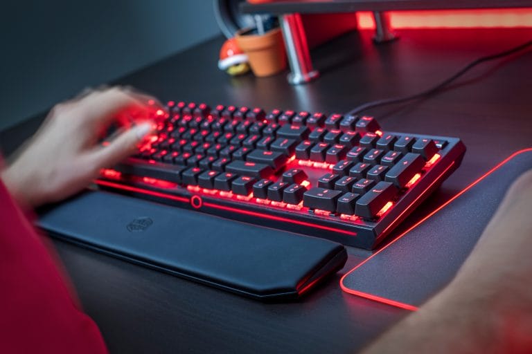 Review: Cooler Master Masterkeys MK750 – Een heerlijk mechanisch RGB-toetsenbord voor gamers