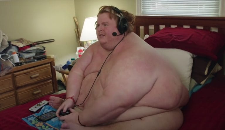 Deze gamer woog 350 kilo en hield zich enkel maar bezig met gamen en volstoppen met junkfood