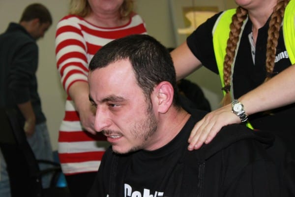 Dit is Okan Kaya, wereldrecordhouder voor de langste non-stop gamesessie ooit