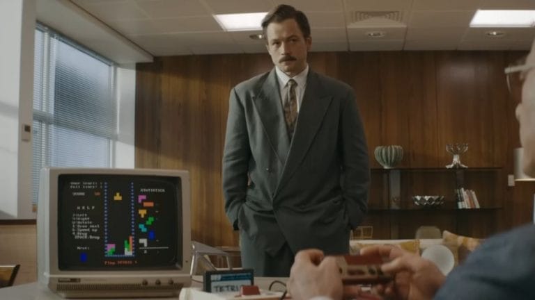 Apple TV+ deelt eerste trailer van ‘Tetris’, de film die het (spannende) verhaal van de iconische videogame vertelt