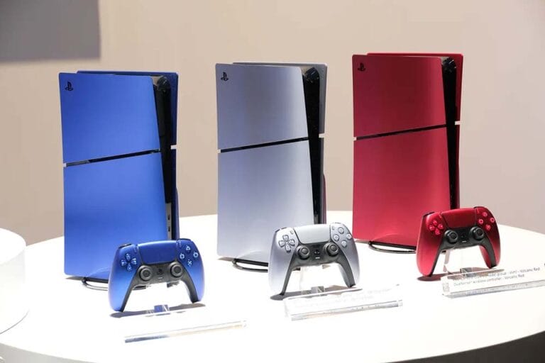 Sony komt met blauwe, zilveren en rode backplates voor de PlayStation 5 Slim