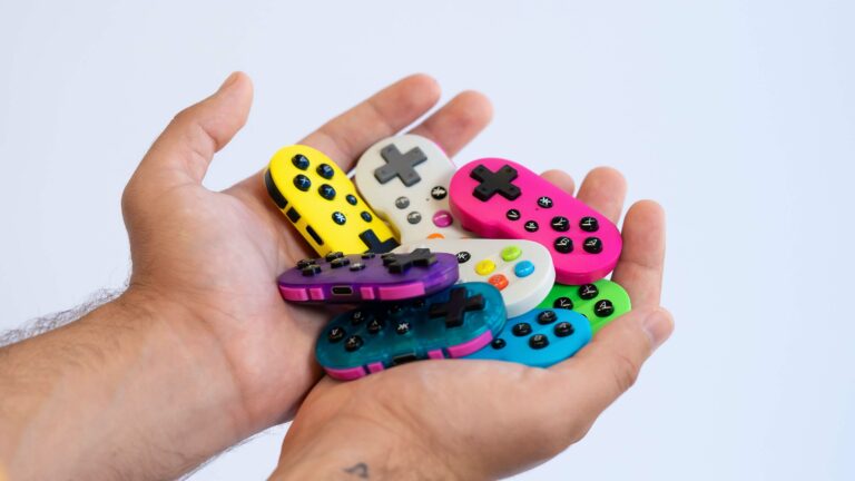 Review: CRKD ATOM – Een mini sleutelhanger controller